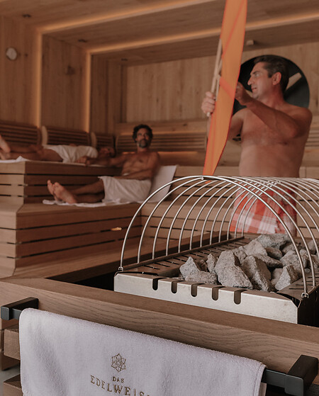Sauna hotel with sauna infusion
