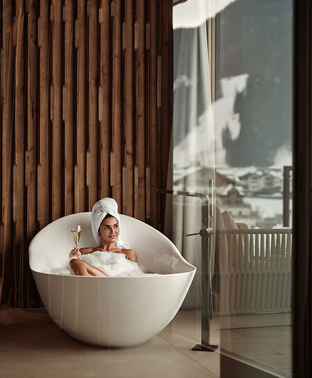 Badewanne mit Blick in die Großarler Bergwelt