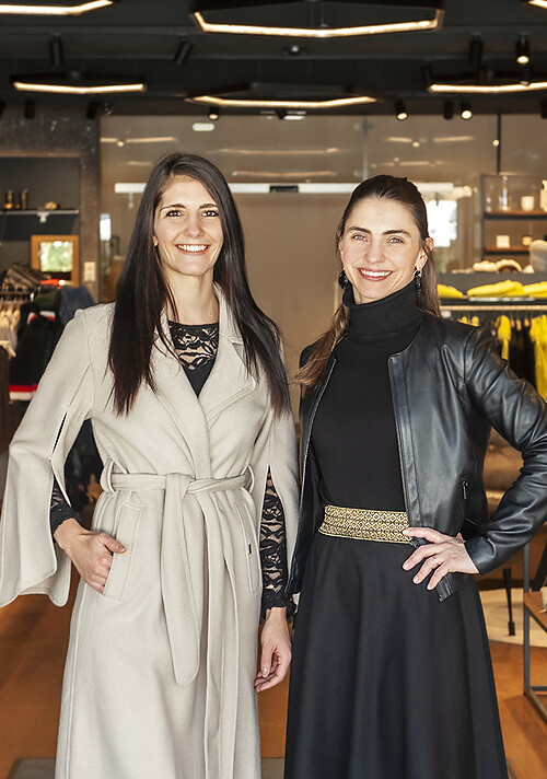 Karin Hettegger in der EDELWEISS Fashion Boutique mit Marken wie Moncler, Goldbergh, Tom Ford & Co