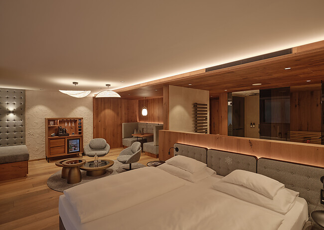 Suite im Luxus Hotel mit Sauna und Badewanne