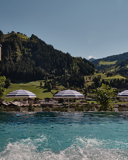 Infinity pool for girlfriend wellness in Austria
