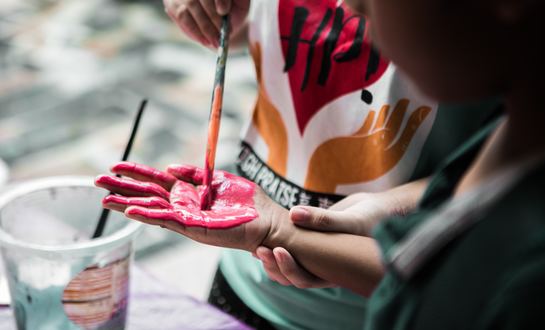 Our hotel in Grossarl offers lots of activities for children, such as fingerpainting