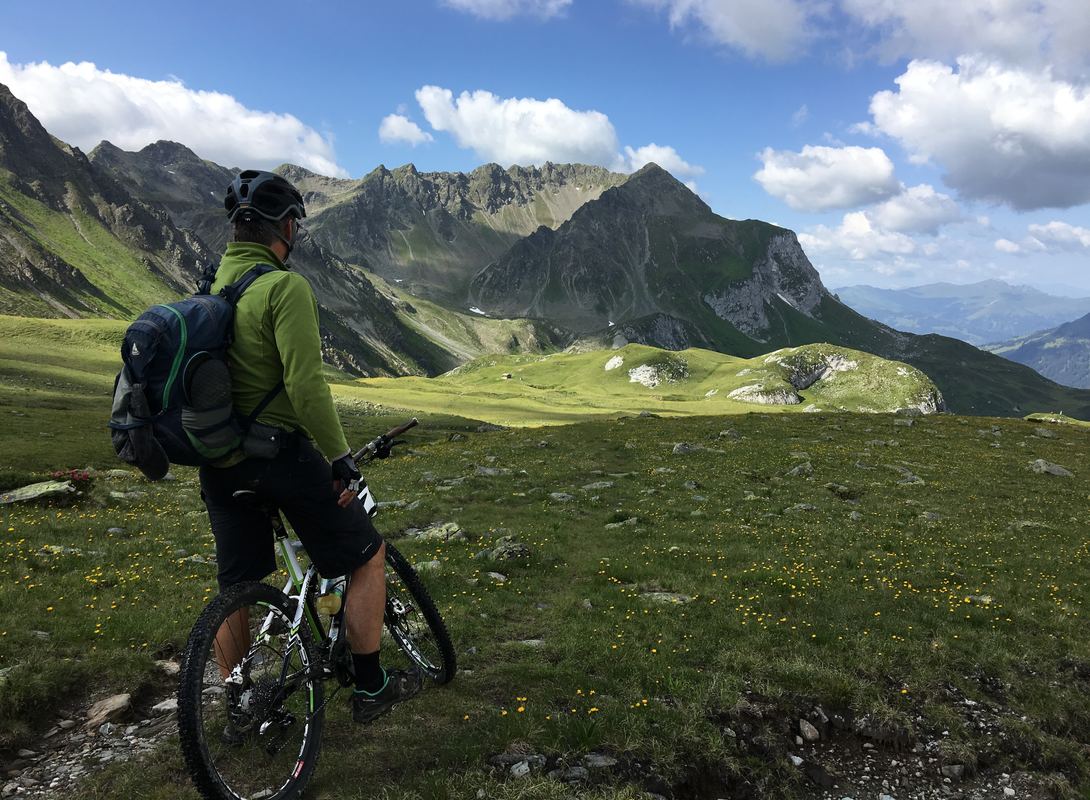 Mountainbike-Tour auf die Aualm mit Wanderung auf den Schuhflicker