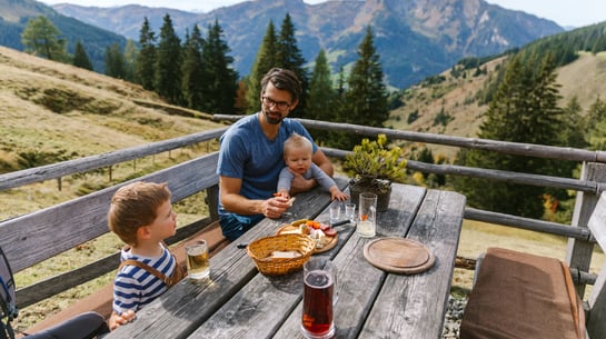 5 things for the perfect family vacation in autumn